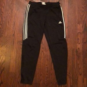Men’s Adidas climacool sweatpants.